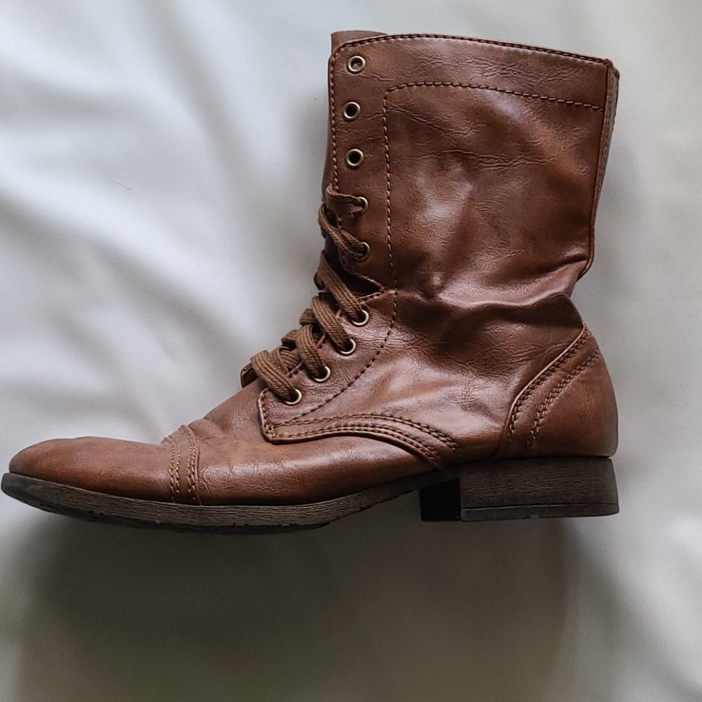 Candies brown lace up boot